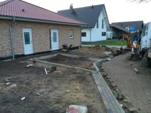 Außenanlage an einem Neubau, Dirk Prothmann Garten- und Landschaftsbau, Hille